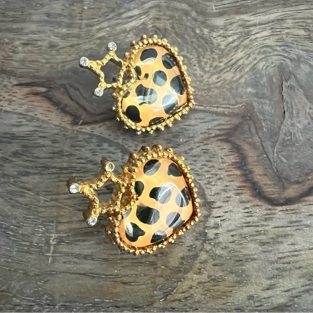 🍭6/$30 Leopard print lucite crown heart post earrings